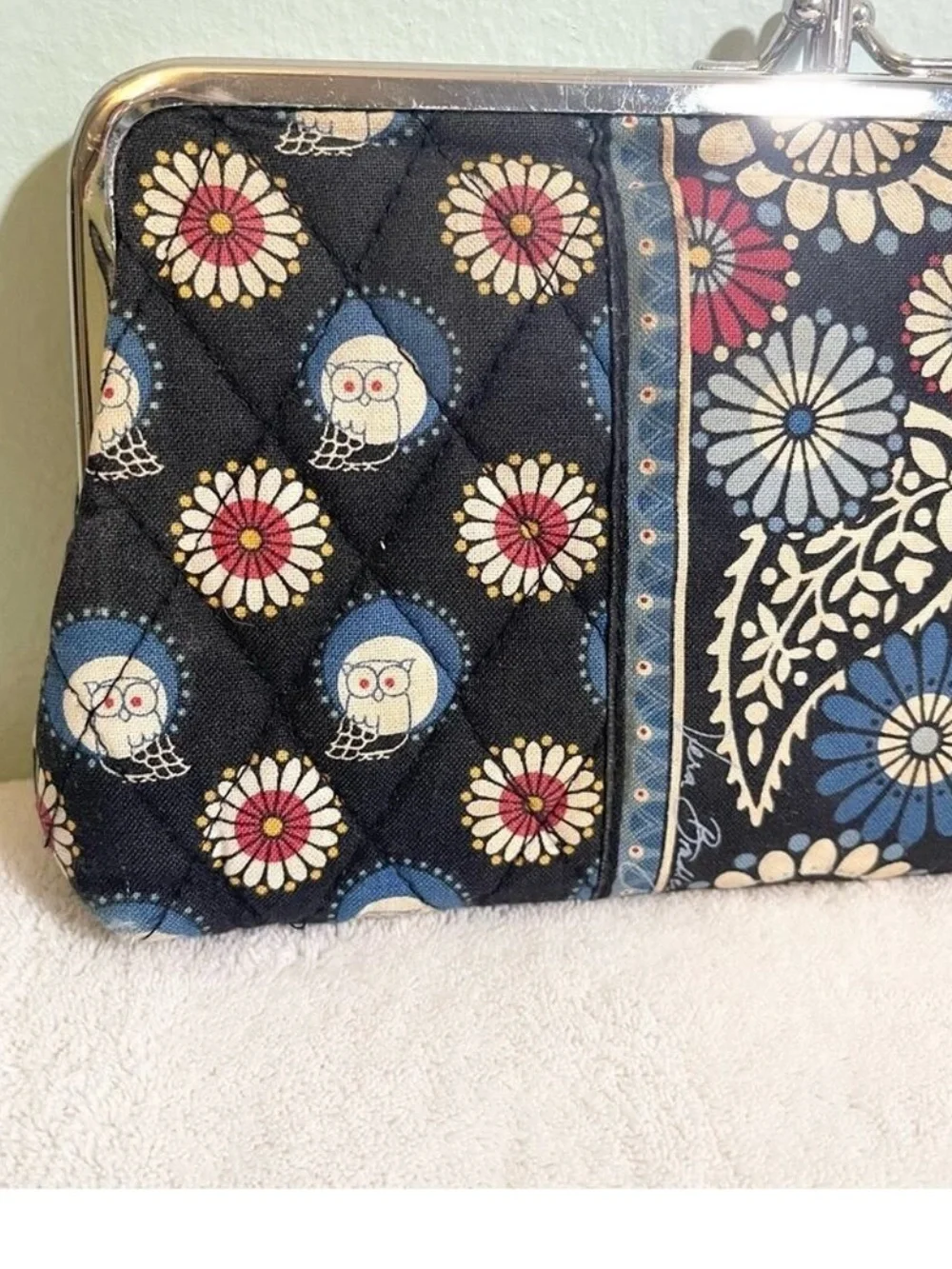 Retired Vera Bradley Night Owl kiss lock Clutch